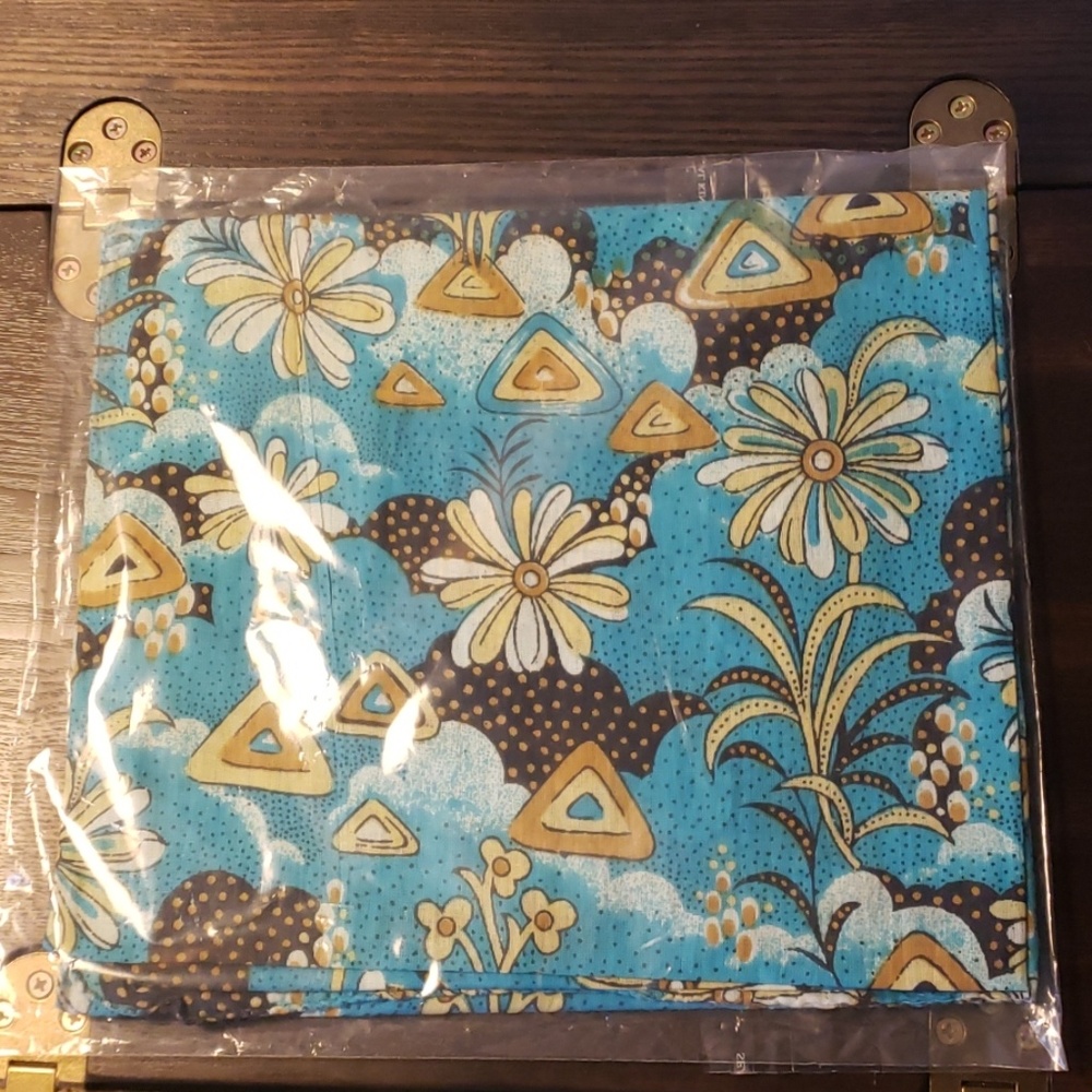 Nwot Scarf - Picture 1 of 1